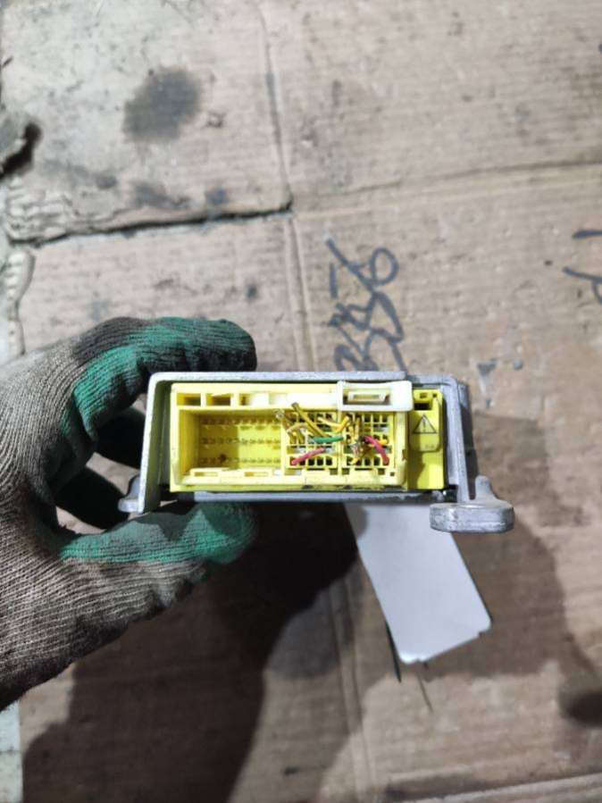 8917002110 Блок AirBag  Toyota Avensis 2 2004г. | Фото № 2  8917002110 Блок AirBag  Toyota Avensis 2 2004г. - Фото 2