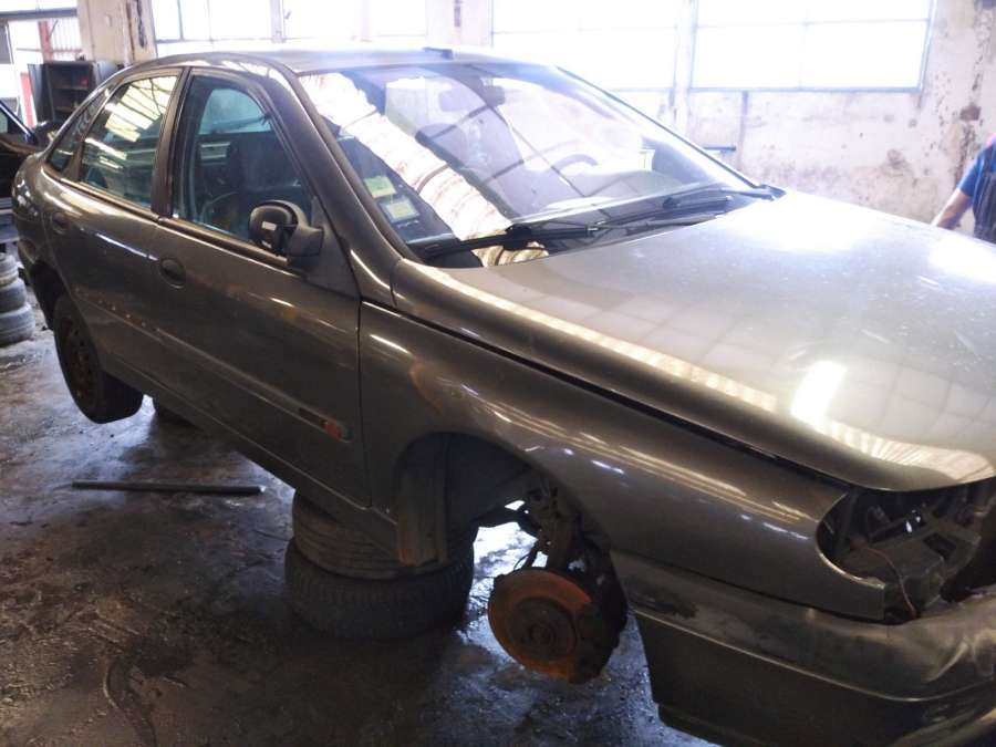 22260002 Накладка декоративная (бленда) Renault Laguna 1 (1993-2000) Хетчбэк 5дв. 1998г. | Фото № 7 22260002 Накладка декоративная (бленда) Renault Laguna 1 (1993-2000) Хетчбэк 5дв. 1998г. - Фото 7