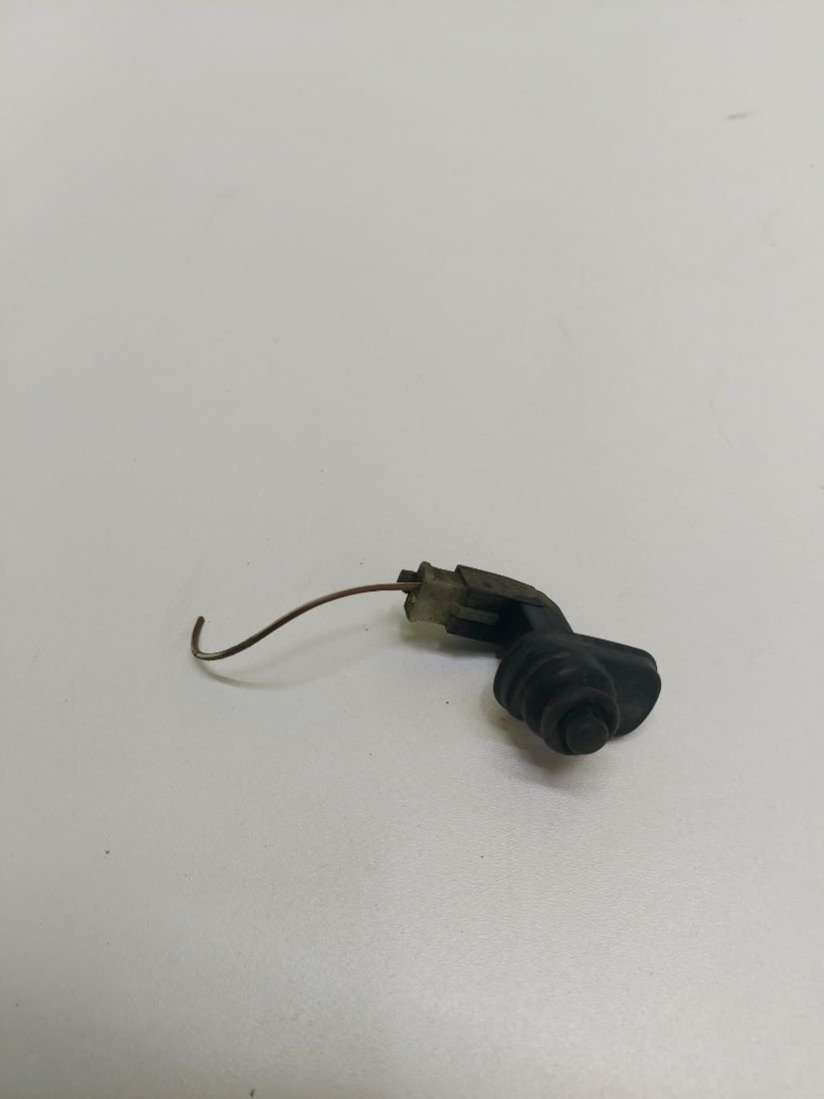 357947561 Выключатель концевой (концевик) Volkswagen Passat B3 1992г. | Фото № 2 357947561 Выключатель концевой (концевик) Volkswagen Passat B3 1992г. - Фото 2