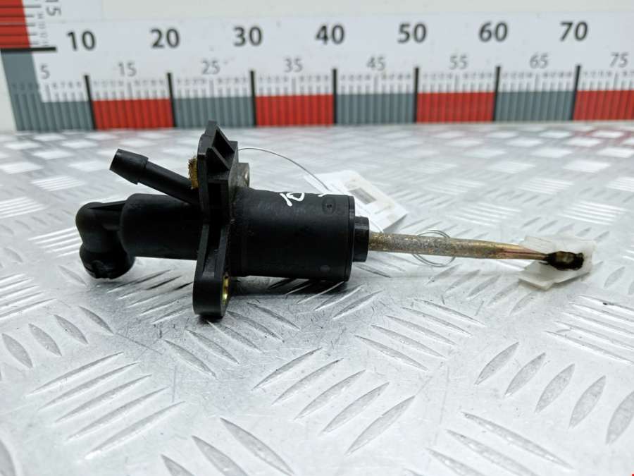 Цилиндр сцепления главный Volkswagen Beetle 2 (1998-2010) Хетчбэк 3дв. 1998г. | Фото № 1 Цилиндр сцепления главный Volkswagen Beetle 2 (1998-2010) Хетчбэк 3дв. 1998г. - Фото 1