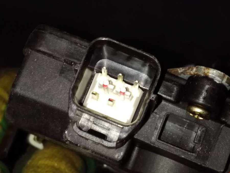 Замок двери задней левой Hyundai Santa Fe 1 (SM) (2000-2006) Внедорожник 5дв. 2004г. | Фото № 3 Замок двери задней левой Hyundai Santa Fe 1 (SM) (2000-2006) Внедорожник 5дв. 2004г. - Фото 3