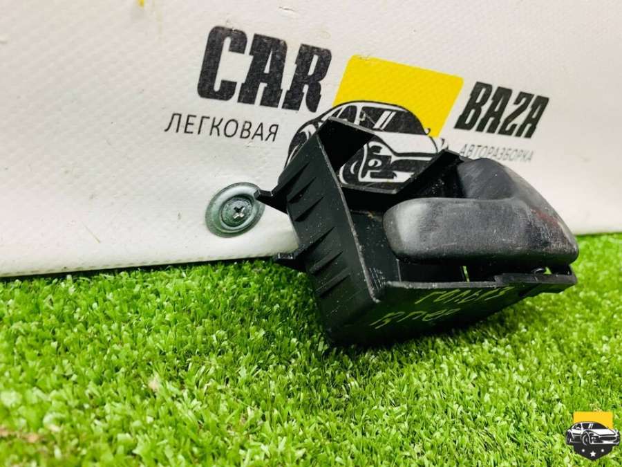 1H0837142 Ручка внутренняя передняя правая  Volkswagen Golf 1999г. | Фото № 6  1H0837142 Ручка внутренняя передняя правая  Volkswagen Golf 1999г. - Фото 6