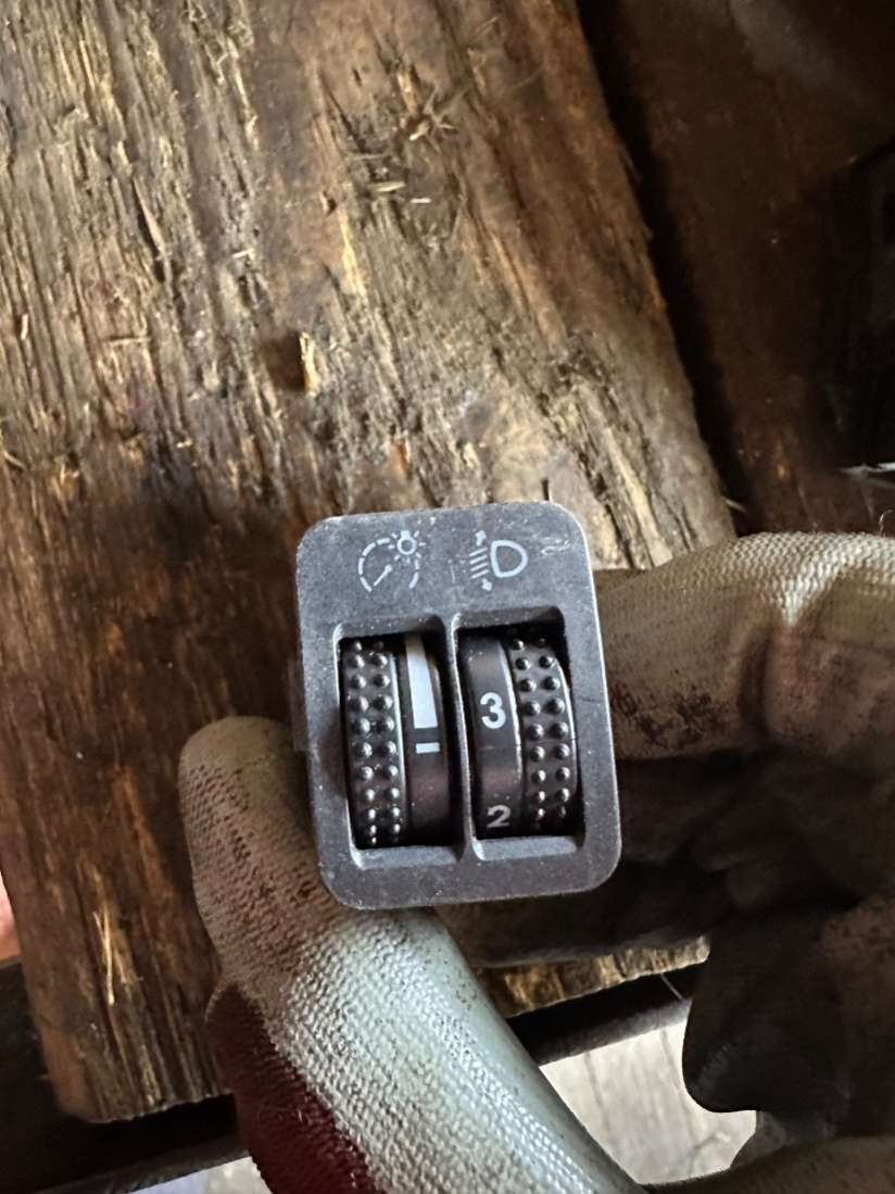 Кнопка корректора фар Volkswagen Sharan 1 restailing 2001г. | Фото № 1 Кнопка корректора фар Volkswagen Sharan 1 restailing 2001г. - Фото 1