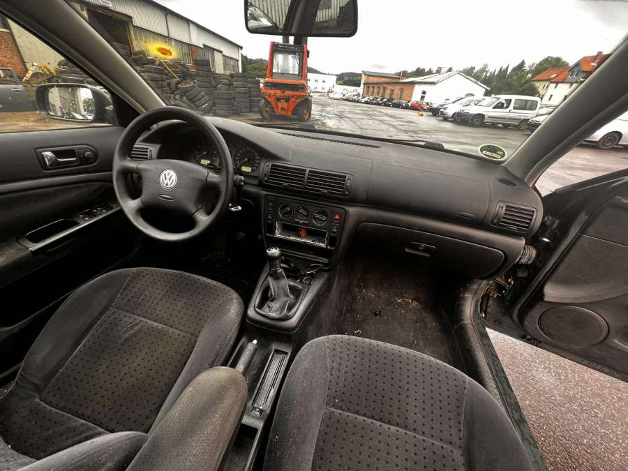 3B1837114 Ручка двери внутренняя передняя правая Volkswagen Passat 5 (1996-2000) Седан 1998г. | Фото № 6 3B1837114 Ручка двери внутренняя передняя правая Volkswagen Passat 5 (1996-2000) Седан 1998г. - Фото 6