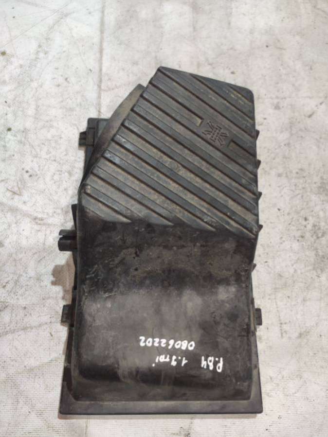 Корпус воздушного фильтра Volkswagen Passat B4 1995г. | Фото № 1 Корпус воздушного фильтра Volkswagen Passat B4 1995г. - Фото 1