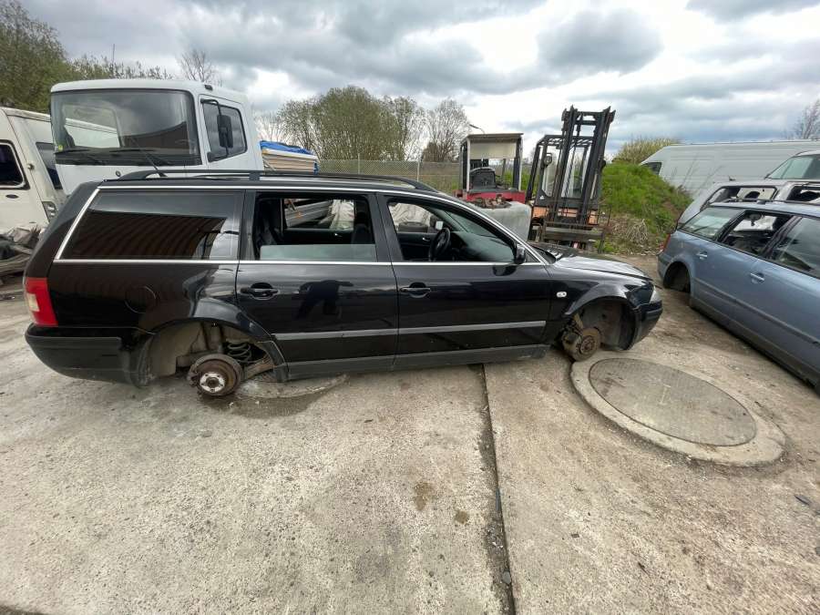 Блок управления климат-контроля  Volkswagen Passat 5 GP (2000-2005) Универсал 2002г. | Фото № 8   Блок управления климат-контроля  Volkswagen Passat 5 GP (2000-2005) Универсал 2002г. - Фото 8