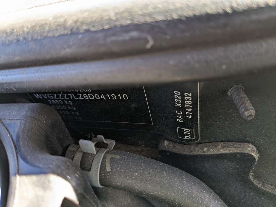 7L6947292B Плафон салонный Volkswagen Touareg 1 (2002-2010) Внедорожник 5дв. 2005г. | Фото № 9 7L6947292B Плафон салонный Volkswagen Touareg 1 (2002-2010) Внедорожник 5дв. 2005г. - Фото 9