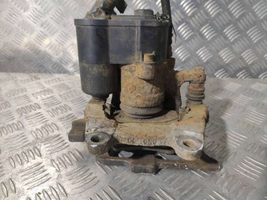 4F0615404F Суппорт задний правый  Audi A6 (C6,4F) 2006г. | Фото № 6  4F0615404F Суппорт задний правый  Audi A6 (C6,4F) 2006г. - Фото 6