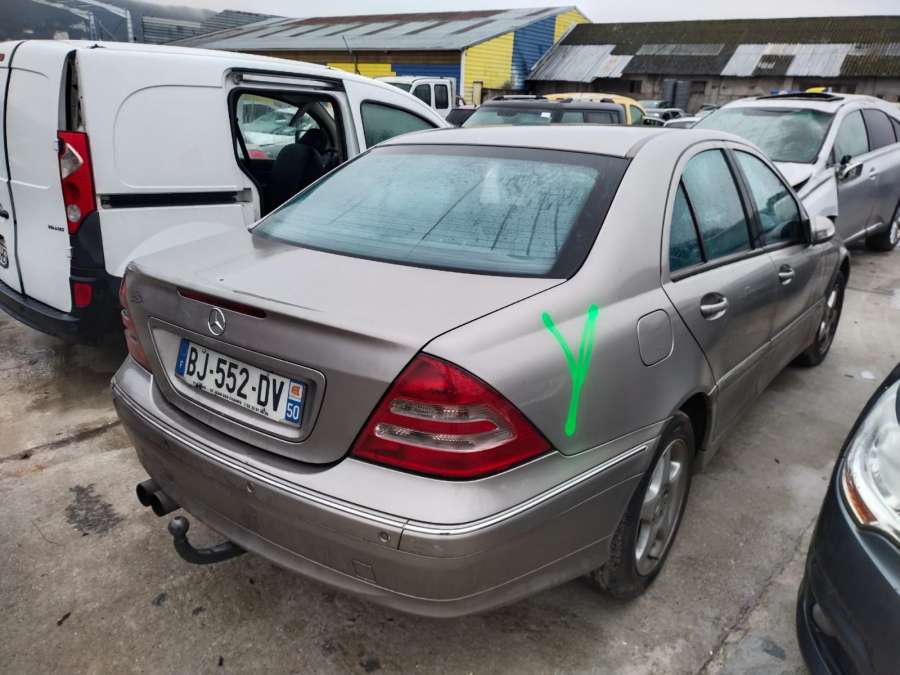 Накладка декоративная (молдинг) двери передней правой Mercedes C-Class (W203) (2000-2008) Седан 2003г. | Фото № 13 Накладка декоративная (молдинг) двери передней правой Mercedes C-Class (W203) (2000-2008) Седан 2003г. - Фото 13
