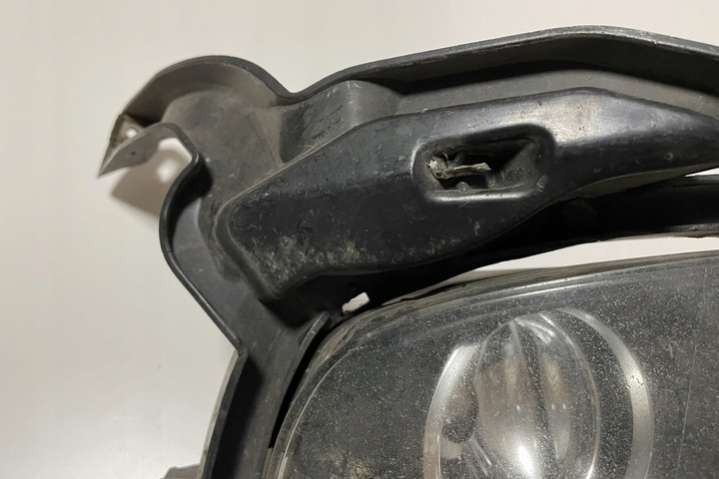 7154717 Фара противотуманная левая  BMW 3 E90/E91/E92/E9 (2005-201) 2005г. | Фото № 4  7154717 Фара противотуманная левая  BMW 3 E90/E91/E92/E9 (2005-201) 2005г. - Фото 4
