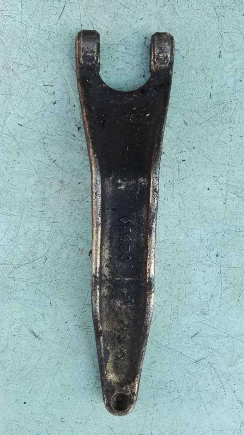 Вилка сцепления  Mitsubishi Carisma  1997г. | Фото № 1   Вилка сцепления  Mitsubishi Carisma  1997г. - Фото 1