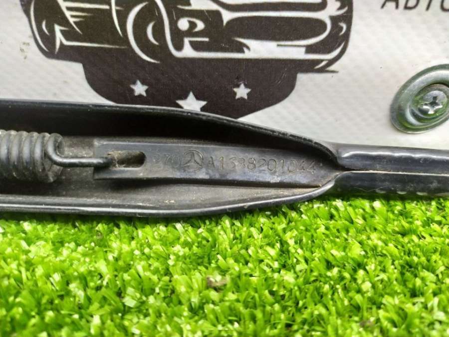 A1688201044 Щеткодержатель задний Mercedes E W210 2001г. | Фото № 7 A1688201044 Щеткодержатель задний Mercedes E W210 2001г. - Фото 7