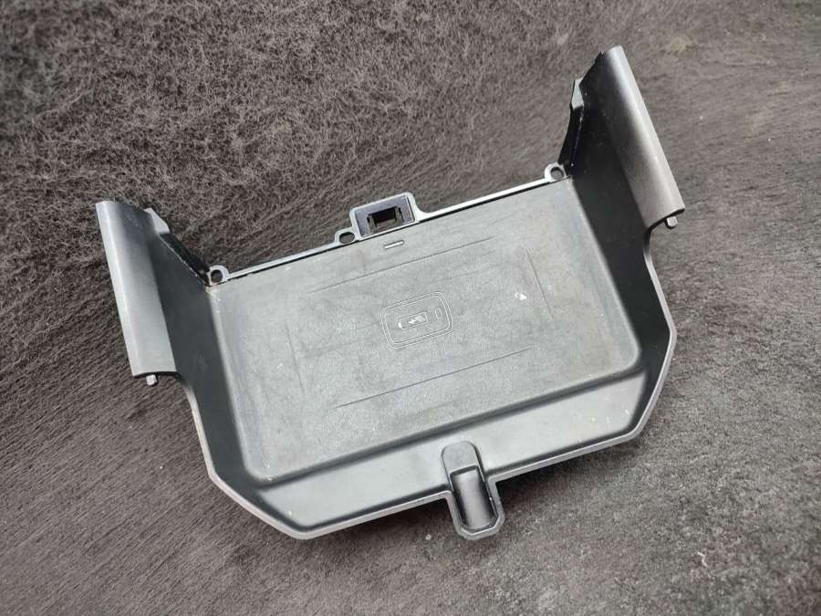 6801509 Беспроводное зарядное устройство BMW 5 G30/G31 2019г. | Фото № 2 6801509 Беспроводное зарядное устройство BMW 5 G30/G31 2019г. - Фото 2