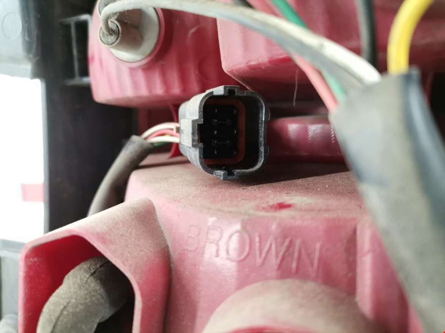 924011F010 Фонарь задний левый Kia Sportage 2 (KM) (2004-2010) Внедорожник 5дв. 2006г. | Фото № 3 924011F010 Фонарь задний левый Kia Sportage 2 (KM) (2004-2010) Внедорожник 5дв. 2006г. - Фото 3