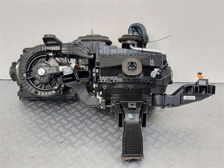 LX6A-19B555-FBC Отопитель в сборе (печка) Ford Escape 3 поколение (2013-2016) 2013г. | Фото № 1 LX6A-19B555-FBC Отопитель в сборе (печка) Ford Escape 3 поколение (2013-2016) 2013г. - Фото 1