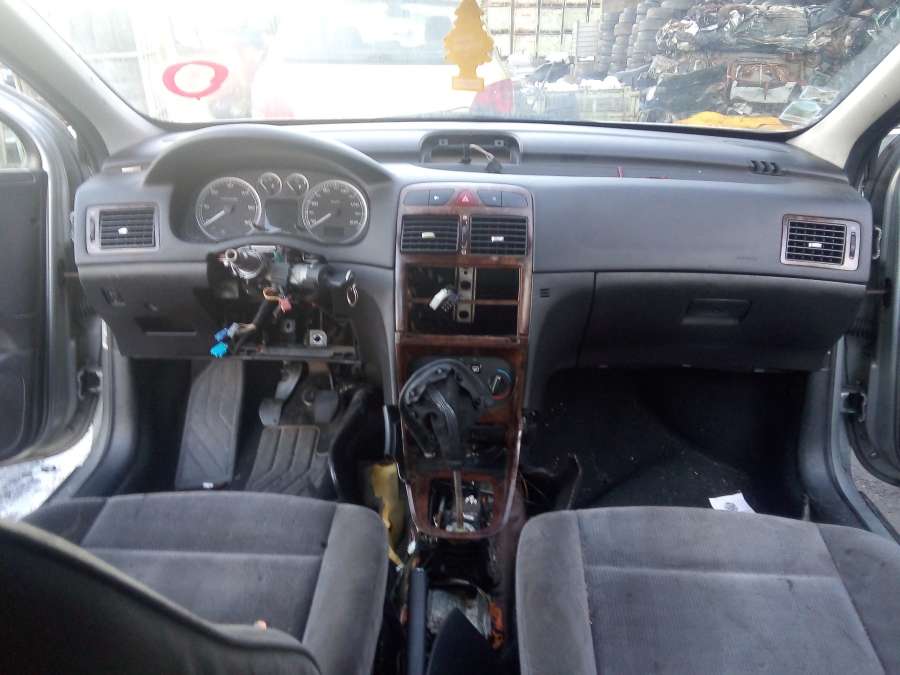 Петля крышки (двери) багажника Peugeot 307 (2001-2008) Хетчбэк 5дв. 2004г. | Фото № 7 Петля крышки (двери) багажника Peugeot 307 (2001-2008) Хетчбэк 5дв. 2004г. - Фото 7