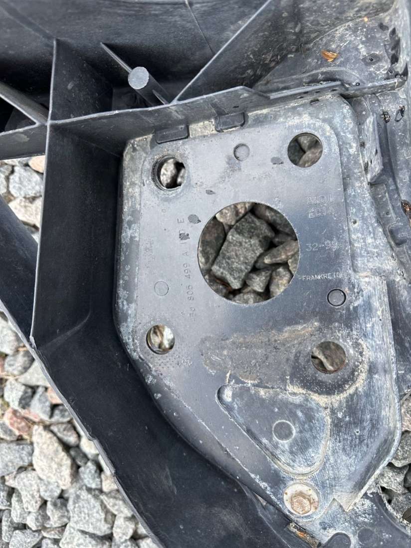 4B0805499A Панель передняя (телевизор) Audi A6 C5 (S6,RS6) 2001г. | Фото № 5 4B0805499A Панель передняя (телевизор) Audi A6 C5 (S6,RS6) 2001г. - Фото 5