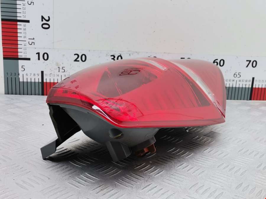 924014H020 Фонарь задний левый Hyundai Grand_Starex (2007-2021) Микроавтобус 2012г. | Фото № 4 924014H020 Фонарь задний левый Hyundai Grand_Starex (2007-2021) Микроавтобус 2012г. - Фото 4