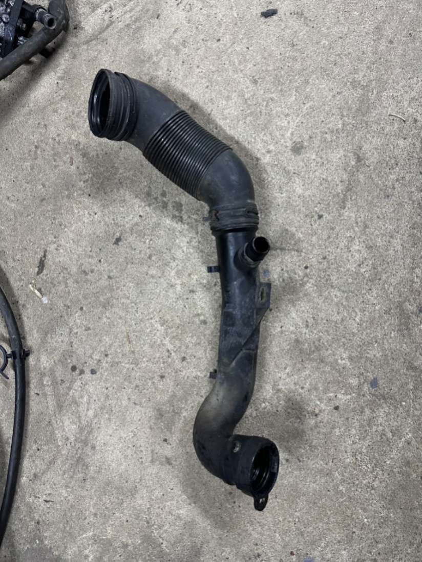 Патрубок турбины Seat Alhambra 1 restailing 2000г. | Фото № 1 Патрубок турбины Seat Alhambra 1 restailing 2000г. - Фото 1