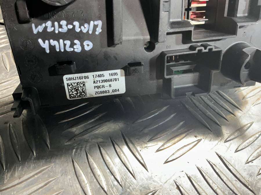 A2139068701 Блок предохранителей  Mercedes-Benz E W213/S213/C238/A238 0000г. | Фото № 2  A2139068701 Блок предохранителей  Mercedes-Benz E W213/S213/C238/A238 0000г. - Фото 2