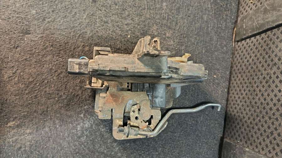 4B1837015B Замок двери передней левой Audi A6 C5 (S6,RS6) 2002г. | Фото № 3 4B1837015B Замок двери передней левой Audi A6 C5 (S6,RS6) 2002г. - Фото 3