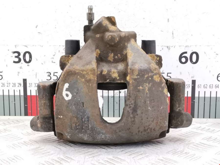 Суппорт передний правый Ford Focus 2 (2004-2011) Седан 2008г. | Фото № 1 Суппорт передний правый Ford Focus 2 (2004-2011) Седан 2008г. - Фото 1