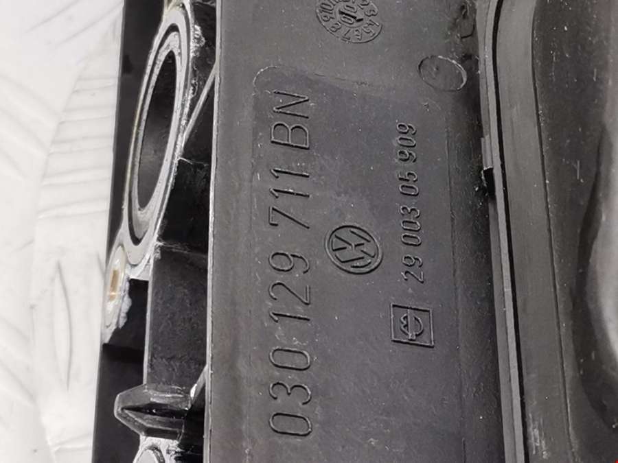 030129711BN Коллектор впускной Volkswagen Polo 3 (1994-2002) Хетчбэк 5дв. 2000г. | Фото № 4 030129711BN Коллектор впускной Volkswagen Polo 3 (1994-2002) Хетчбэк 5дв. 2000г. - Фото 4