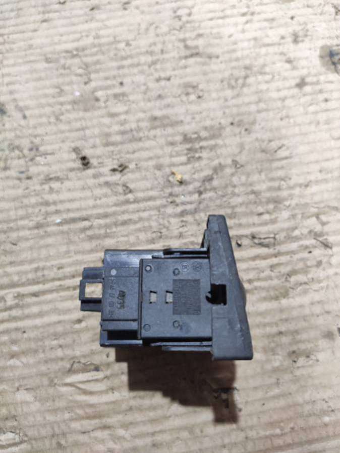 Переключатель света Volkswagen Golf 3 1995г. | Фото № 4 Переключатель света Volkswagen Golf 3 1995г. - Фото 4