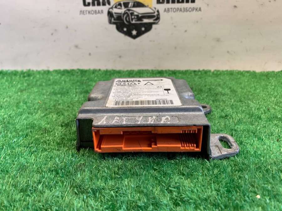 8200018830B  Блок управления AIRBAG   Renault Laguna I 1997г. | Фото № 2  8200018830B  Блок управления AIRBAG   Renault Laguna I 1997г. - Фото 2