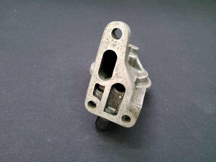 068115417R Кронштейн масляного фильтра Volkswagen Caravelle T3 1985г. | Фото № 3 068115417R Кронштейн масляного фильтра Volkswagen Caravelle T3 1985г. - Фото 3