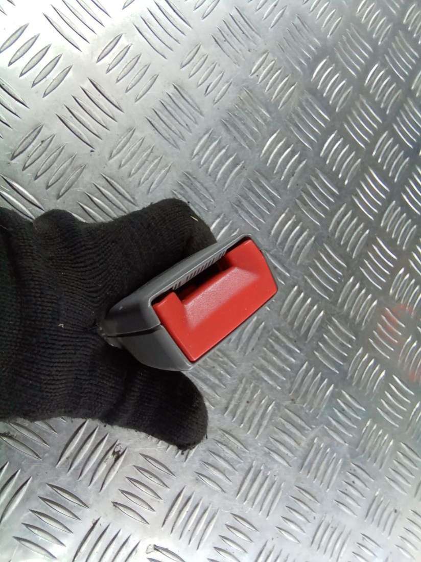 3B0857740D Ответная часть ремня безопасности Volkswagen Passat B5 2003г. | Фото № 6 3B0857740D Ответная часть ремня безопасности Volkswagen Passat B5 2003г. - Фото 6