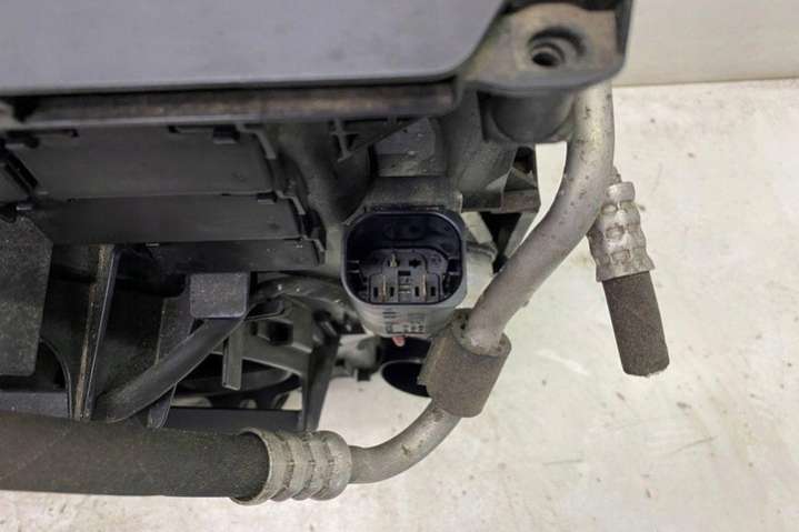 8509740 Радиатор (основной) BMW 5 F10/F11/GT F07 (2009-2013) 2009г. | Фото № 8 8509740 Радиатор (основной) BMW 5 F10/F11/GT F07 (2009-2013) 2009г. - Фото 8