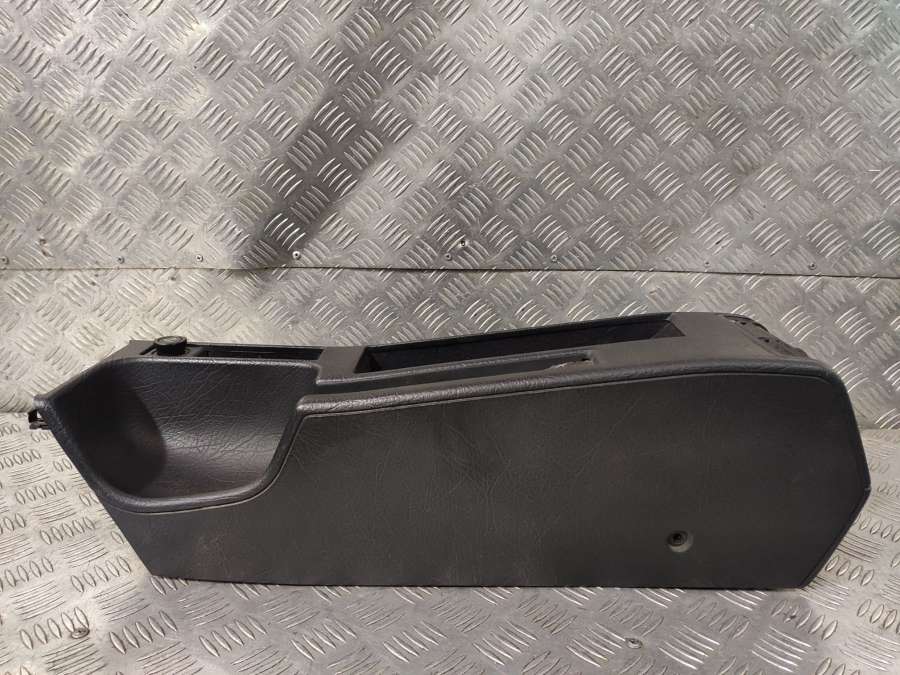 Консоль салона (кулисная часть) Audi A6 C4 (S6,RS6) 1996г. | Фото № 1 Консоль салона (кулисная часть) Audi A6 C4 (S6,RS6) 1996г. - Фото 1