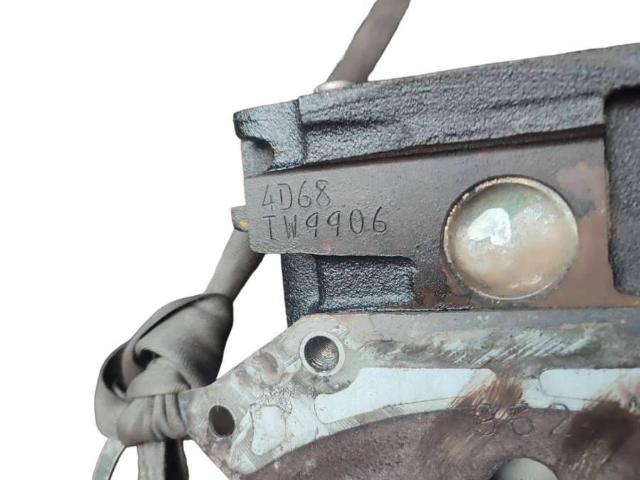 4D68 Блок цилиндров  Mitsubishi Space Wagon 2 1997г. | Фото № 7  4D68 Блок цилиндров  Mitsubishi Space Wagon 2 1997г. - Фото 7