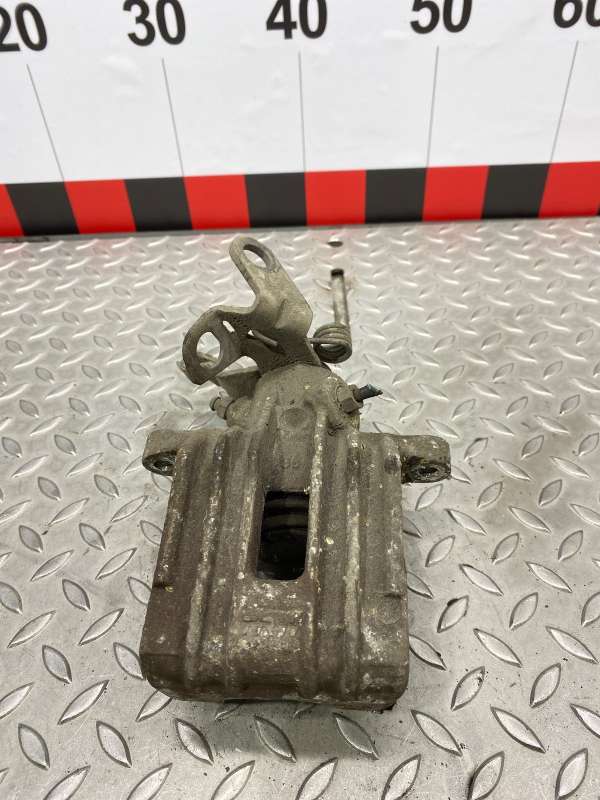 Суппорт задний правый Volkswagen Golf 2006г. | Фото № 3 Суппорт задний правый Volkswagen Golf 2006г. - Фото 3