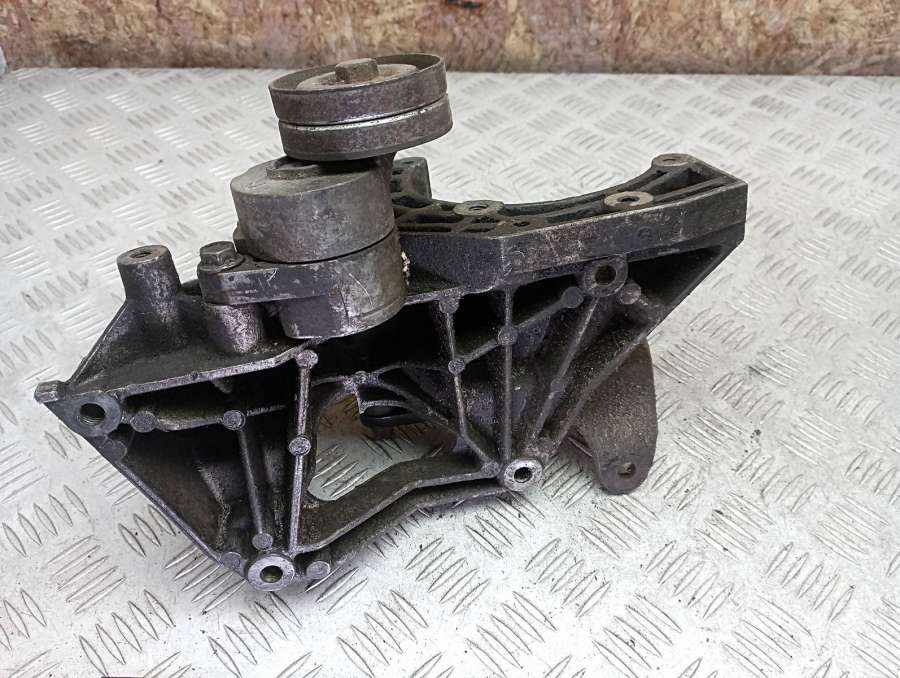 90411819 Кронштейн компрессора кондиционера  Opel Vectra A 1992г. | Фото № 3  90411819 Кронштейн компрессора кондиционера  Opel Vectra A 1992г. - Фото 3