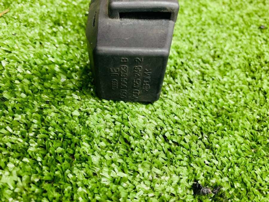 059906629B  Гнездно электромагнитных клапанов   Audi A6 C5 2004г. | Фото № 7  059906629B  Гнездно электромагнитных клапанов   Audi A6 C5 2004г. - Фото 7