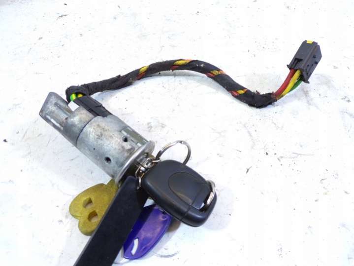 8200044437 Блок управления двигателем Renault Clio 2 поколение (1998-2001) 1998г. | Фото № 7 8200044437 Блок управления двигателем Renault Clio 2 поколение (1998-2001) 1998г. - Фото 7