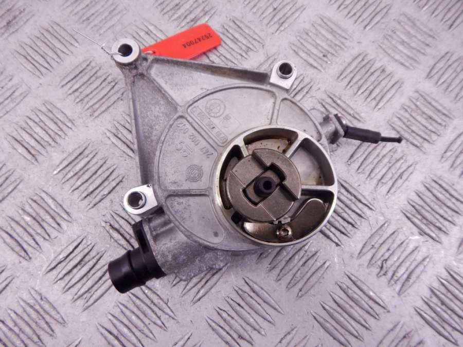 11 66 7 640 279 7640279 11 66 7 585 189 7585189 11 66 7 634 752 7634752 Насос вакуумный BMW 3-series (F30/31) 2013г. | Фото № 2 11 66 7 640 279 7640279 11 66 7 585 189 7585189 11 66 7 634 752 7634752 Насос вакуумный BMW 3-series (F30/31) 2013г. - Фото 2