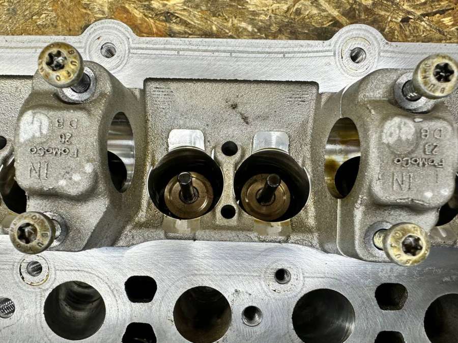 AJ813621LR054846DX236C032CA Головка блока цилиндров правая  Jaguar XF 2 2016г. | Фото № 7  AJ813621LR054846DX236C032CA Головка блока цилиндров правая  Jaguar XF 2 2016г. - Фото 7