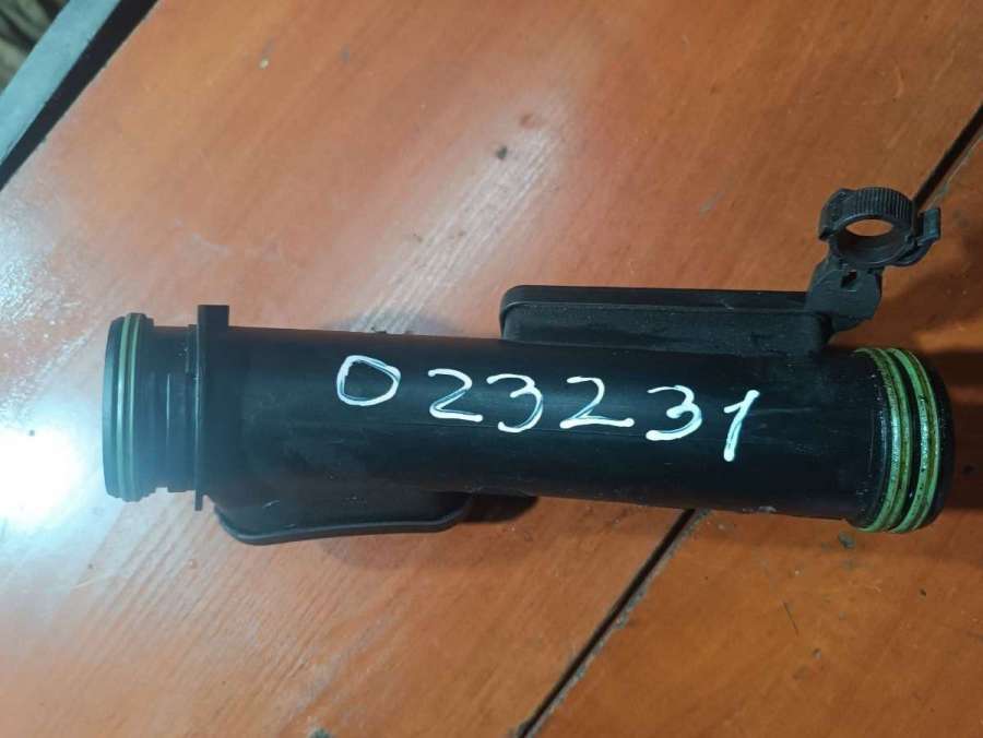 03C145674B Патрубок воздушного фильтра Volkswagen Passat B7 2013г. | Фото № 1 03C145674B Патрубок воздушного фильтра Volkswagen Passat B7 2013г. - Фото 1