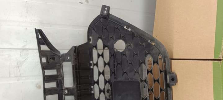 86569-C8010 Решетка радиатора Hyundai i20 2 поколение (2014-2018) 2014г. | Фото № 6 86569-C8010 Решетка радиатора Hyundai i20 2 поколение (2014-2018) 2014г. - Фото 6