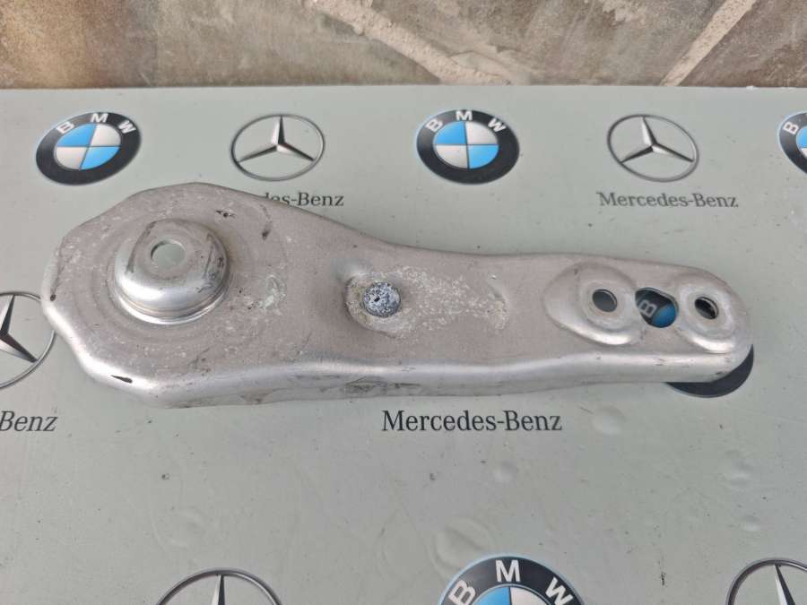 6878763 Кронштейн крепления балки подвески  BMW X5 G05 2021г. | Фото № 2  6878763 Кронштейн крепления балки подвески  BMW X5 G05 2021г. - Фото 2