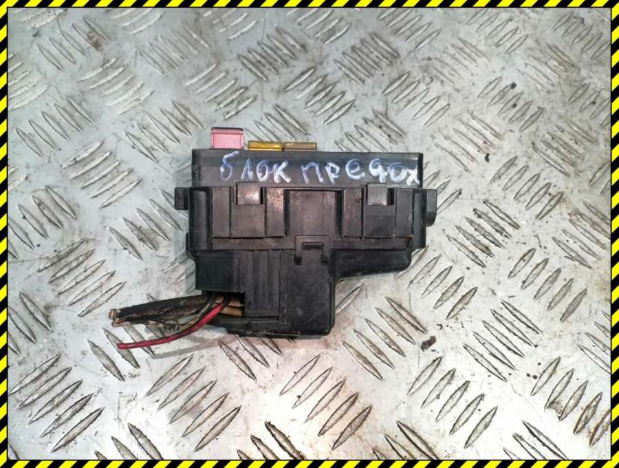 Блок предохранителей Honda Civic 6 1997г. | Фото № 1 Блок предохранителей Honda Civic 6 1997г. - Фото 1