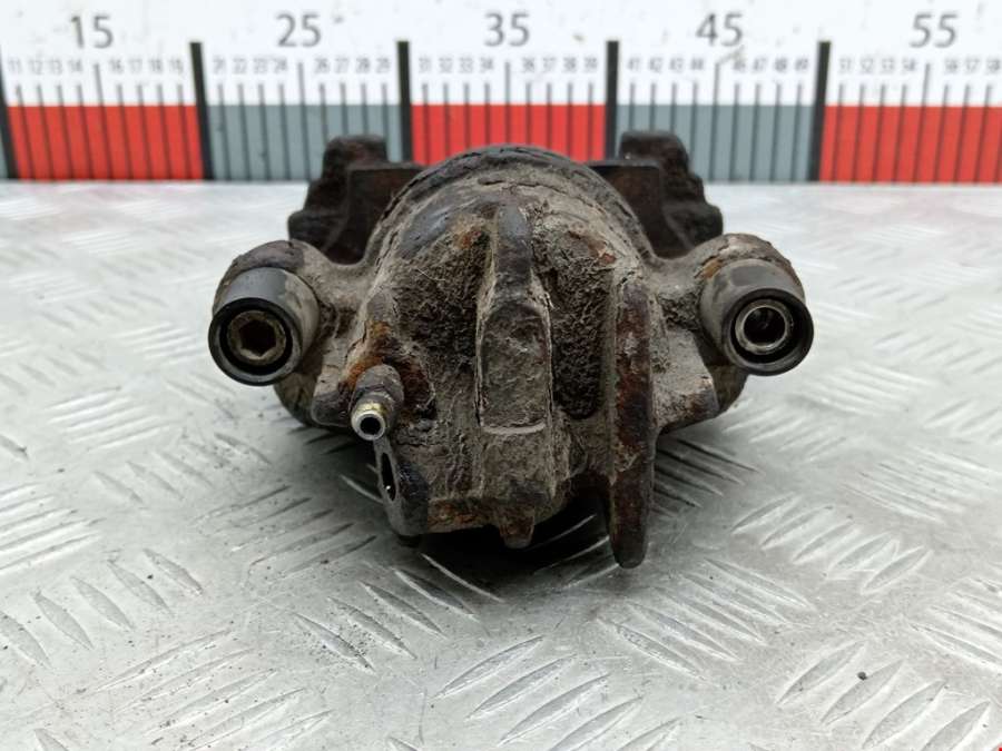 Суппорт передний правый Ford Focus 1 (1998-2005) Универсал 2000г. | Фото № 4 Суппорт передний правый Ford Focus 1 (1998-2005) Универсал 2000г. - Фото 4