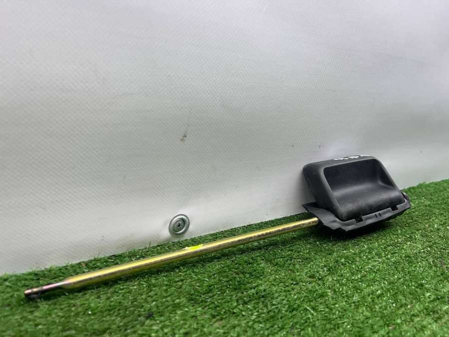 Ручка внутренняя сдвижной двери правой  Volkswagen Caddy 3 2005г. | Фото № 5   Ручка внутренняя сдвижной двери правой  Volkswagen Caddy 3 2005г. - Фото 5