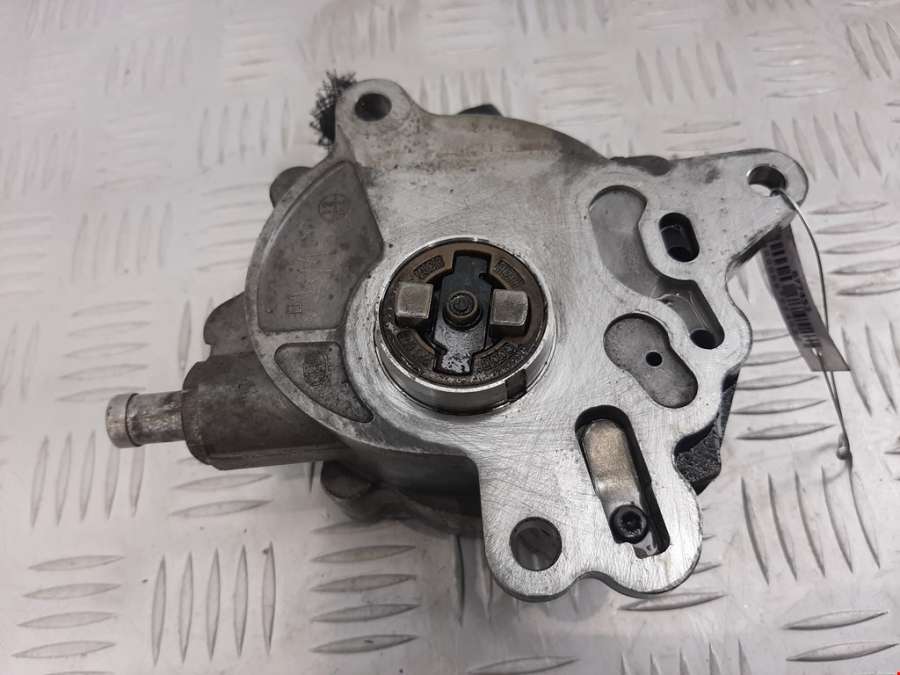 03G145209 Насос вакуумный (тандемный) Mitsubishi Grandis (2003-2011) Минивэн 2006г. | Фото № 5 03G145209 Насос вакуумный (тандемный) Mitsubishi Grandis (2003-2011) Минивэн 2006г. - Фото 5