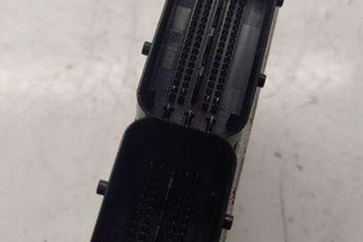 03G906021AC Блок управления двигателем  Volkswagen Passat B7 (2010-2015) 2010г. | Фото № 1  03G906021AC Блок управления двигателем  Volkswagen Passat B7 (2010-2015) 2010г. - Фото 1