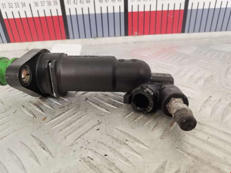 1J0721261D Цилиндр сцепления рабочий Volkswagen Golf 4 (1997-2004) Хетчбэк 3дв. 2001г. | Фото № 3 1J0721261D Цилиндр сцепления рабочий Volkswagen Golf 4 (1997-2004) Хетчбэк 3дв. 2001г. - Фото 3