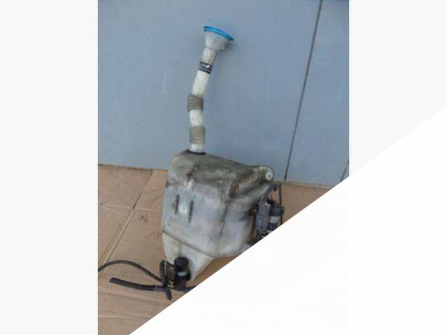 Бачок омывателя  Honda Accord седан 2004г. | Фото № 1   Бачок омывателя  Honda Accord седан 2004г. - Фото 1